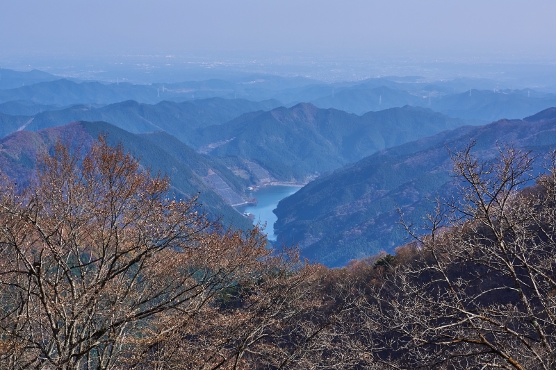 埼玉県　秋の有間峠からの有間ダムと名栗湖